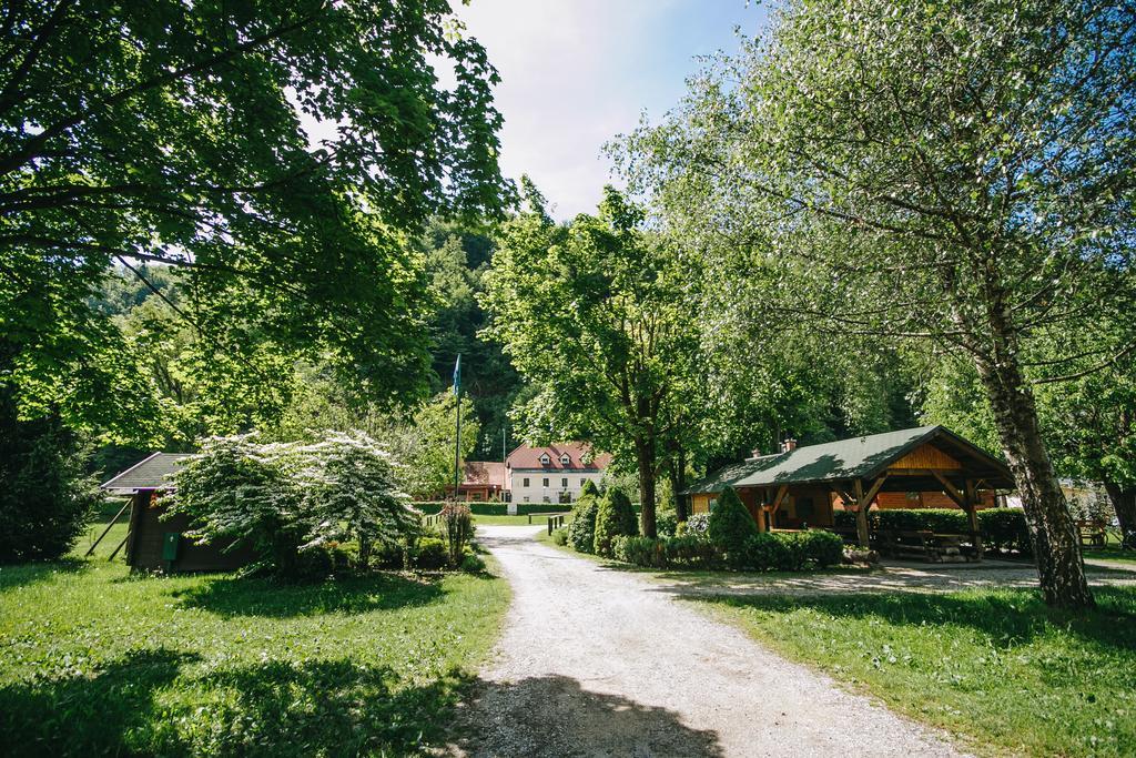 Pocitniska Hiska Pod Skalco Villa คัมนิค ภายนอก รูปภาพ