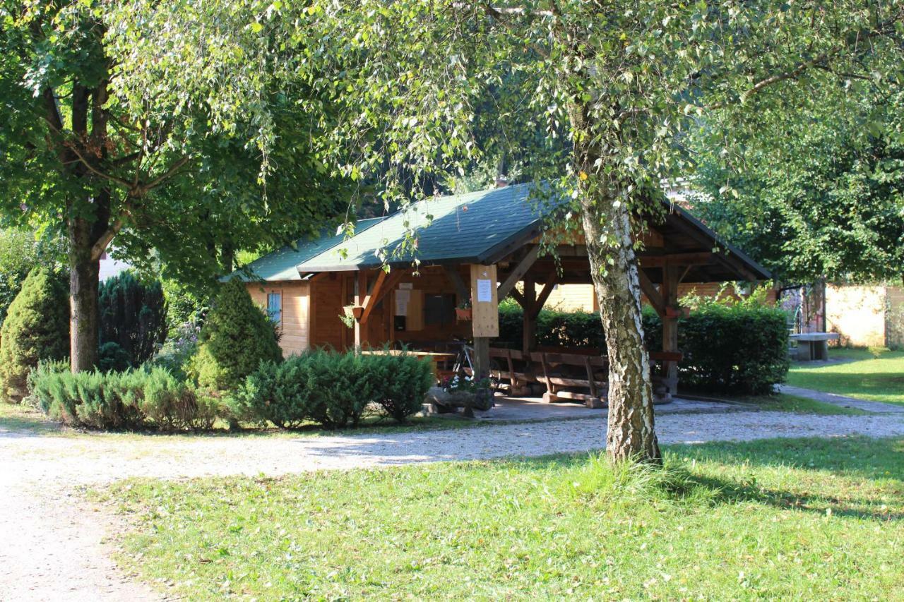 Pocitniska Hiska Pod Skalco Villa คัมนิค ภายนอก รูปภาพ